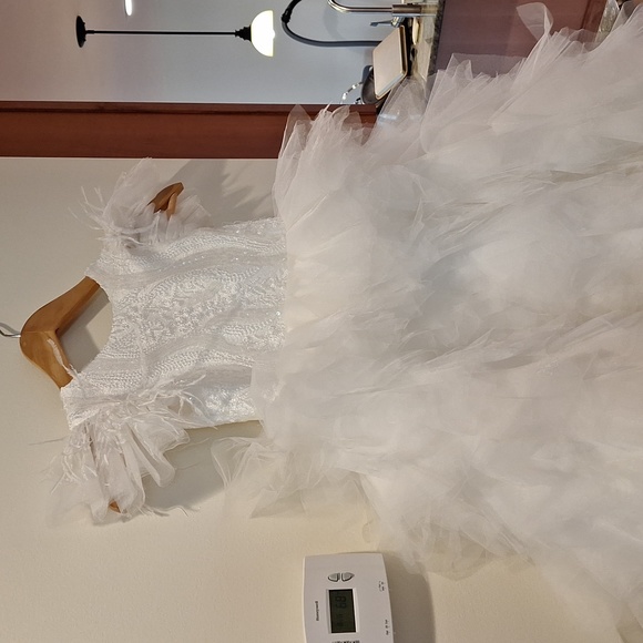 Handmade flower girl's dress - Picture 4 of 7